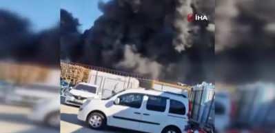 İstanbul Esenyurt'ta iş yerinde b&uuml;y&uuml;k yangın