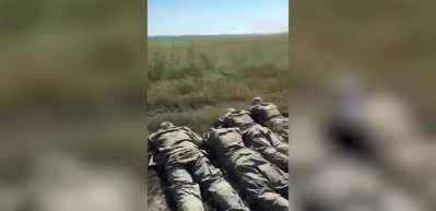 Sınır &ouml;tesi şok baskın perişan etti: 102 asker esir