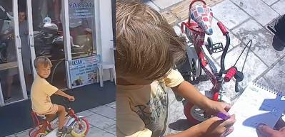 Bodrum'da polis ile bisikletli &ccedil;ocuğun "trafik cezası" diyaloğu g&uuml;l&uuml;msetti