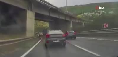 &Ouml;l&uuml;mden kurtaran manevra! Feci kazayı saliselerle atlattılar 
