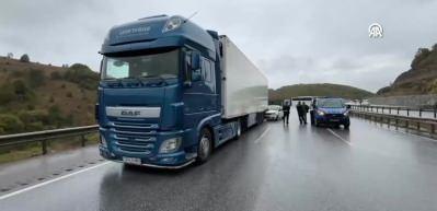 Samsun-Ankara kara yolundaki zincirleme trafik kazasında 3 kişi &ouml;ld&uuml;, 6 kişi yaralandı