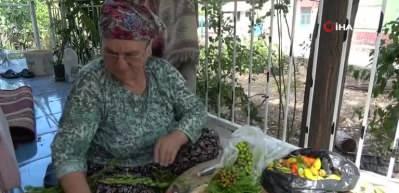 Avrupa'nın Noel kutlamalarındaki kapı s&uuml;sleri Burdur'dan