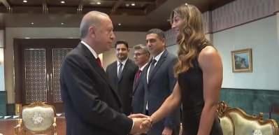 Başkan Erdoğan Olimpiyatlarda derece alan sporcuları konuk etti