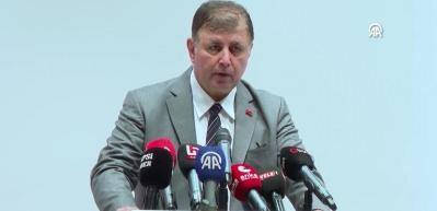 Belediye Başkan Tugay, İzmir K&ouml;rfezi'ndeki balık &ouml;l&uuml;mleriyle ilgili a&ccedil;ıklama yaptı