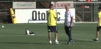 Fenerbah&ccedil;e'de Mourinho oyuncuların biletini kesti! 