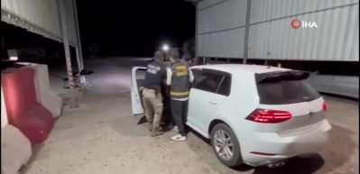 Osmaniye'de durdurulan otomobilde 6 kilo 500 gram uyuşturucu &ccedil;ıktı