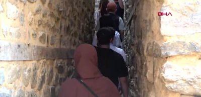 UNESCO d&uuml;nya mirasındaki 700 yıllık Cumalıkızık'ta, 'Cinaralığı' kuyruğu