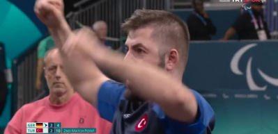 Milli sporcu Ali &Ouml;zt&uuml;rk yarı finale y&uuml;kselip madalyayı garantiledi!