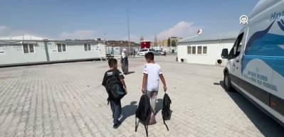 Bağcılar Belediyesi'nden Battalgazi'deki depremzede &ouml;ğrencilere &ouml;nemli destek