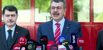 Bakan Tekin'den kayıt ücreti iddialarına tokat gibi cevap! "Müdür hangi gerekçeyle isteyebilir?"