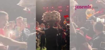Haluk Levent konserinde dikkat çeken anlar! Sahneden apar topar inerek...
