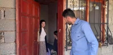 Mezrada yaşayan Hasret, bu yıl da okula yalnız başladı