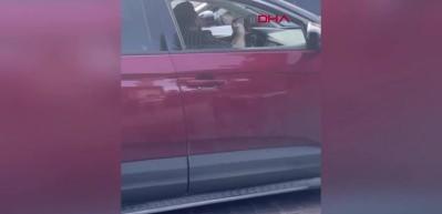 Başakşehir’de iki kadın sürücü arasında ‘ters yön’ kavgası kamerada