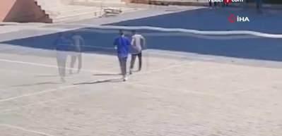 Karabük'te ortaokul öğrencisi bıçakla arkadaşlarını tehdit etti