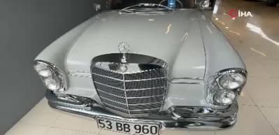 1960 model arabasına toz kondurmuyor