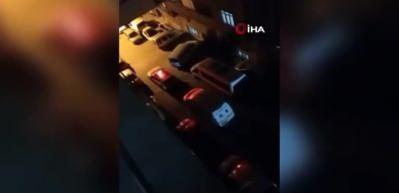 Esenyurt'ta 17 yaşındaki &ccedil;ocuk, annesiyle tartışan babasını bı&ccedil;akladı