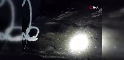 Isırığı bir insanı &ouml;ld&uuml;rmeye yetiyor: Elazığ&rsquo;da 2 metrelik engerek yılanı g&ouml;r&uuml;nt&uuml;lendi