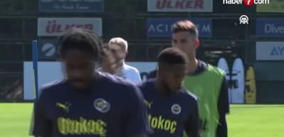 Mourinho se&ccedil;imini yaptı! Dzeko mu En Nesyri mi?