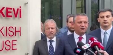 &Ouml;zg&uuml;r &Ouml;zel ABD'deki T&uuml;rkevi'ni ziyaret etti, kararını a&ccedil;ıkladı