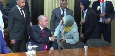 Yapılan bu araştırma &ccedil;ok ses getirdi!İşte gen&ccedil;ler arasında en sevilen siyaset&ccedil;iler...