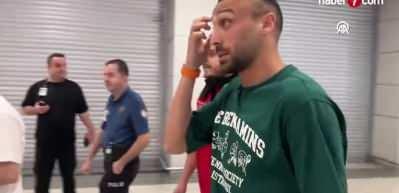  Fenerbah&ccedil;e'nin yıldızı Cenk Tosun "ayrılacak" iddialarına ilişkin konuştu