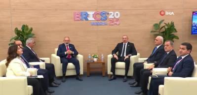 Aliyev ve Paşinyan bir araya geldi! Paşinyan: B&uuml;y&uuml;k &ouml;l&ccedil;&uuml;de anlaştık