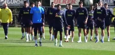 Fenerbah&ccedil;e'nin Trabzonspor Ma&ccedil;ı İ&ccedil;in Kamp Kadrosu A&ccedil;ıklandı