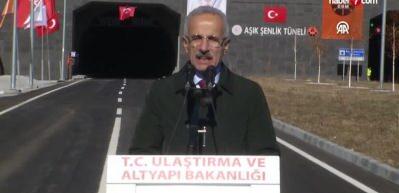 Aşık Şenlik T&uuml;neli a&ccedil;ıldı: 35 dakikalık yol 10 dakikaya d&uuml;şt&uuml;