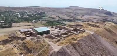 Ayanis Kalesi'nde ihtişamlı kalıntılar g&uuml;n y&uuml;z&uuml;ne &ccedil;ıkıyor