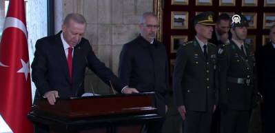 Devlet erkanı Anıtkabir&rsquo;i ziyaret etti! Başkan Erdoğan'dan son dakika mesajı