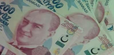 Dolar ve Euro Yatay Seyirde Başladı, ABD Se&ccedil;imleri ve Ekonomik Gelişmeler Piyasaları Etkiliyor