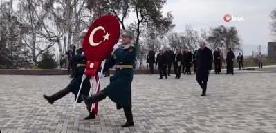 Erdoğan'dan, Ata Beyit Anıtı&rsquo;na ve Cengiz Aytmatov&rsquo;un kabrine ziyaret