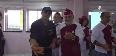 İnceliklerini &ouml;ğrendiği tescilli Adana kebabının lezzetini Avustralya'ya taşıyacak