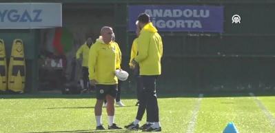 Jose Mourinho, Fenerbah&ccedil;e'de Sistem Değişikliği Yapmaya Hazırlanıyor: Tadic&rsquo;e Yeni G&ouml;rev