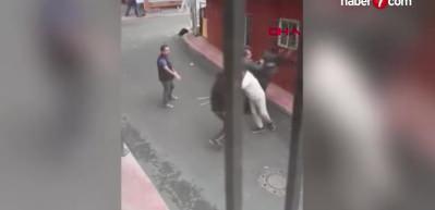 Park yeri tartışması sopalı kavgaya d&ouml;n&uuml;şt&uuml;! O anlar kamerada...