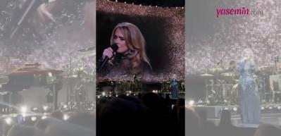 Adele'den dikkat çeken hareket! Elmas nişan yüzüğünü böyle gösterdi