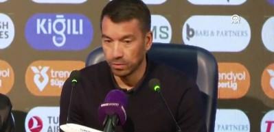Beşiktaş'ta sakatlıklar Teknik Direkt&ouml;r Van Bronckhorst'un planlarını zorluyor