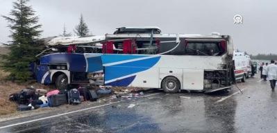 Eskişehir'de yolcu otobüsü devrildi: 1 kişi hayatını kaybetti