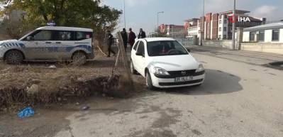 Malatya'da otomobil yayaların arasına daldı!