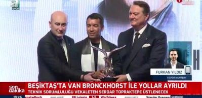 Van Bronckhorst ile yollar ayrıldı!
