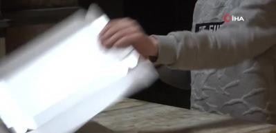 11 yaşındaki &Ccedil;ınar &Ccedil;ıldır, kutu katlamada rekor kırıyor