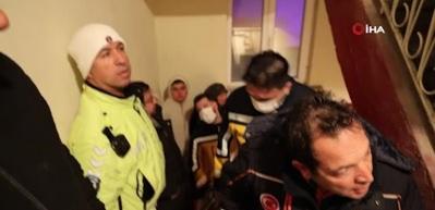 Kapıyı a&ccedil;ıp polisleri azarları! Aksaray'da tepki &ccedil;eken g&ouml;r&uuml;nt&uuml;ler