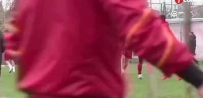 Galatasaray'da sakat isimlerden haber var! Taraftarı rahatlatan a&ccedil;ıklama...