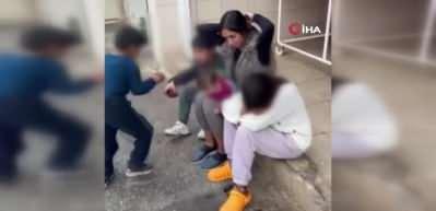 Pazar yerini mesken tuttu, polis m&uuml;dahale edince &ouml;fkesini aracından &ccedil;ıkardı