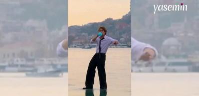 Vik White İstanbul'u böyle tanıttı: "Türkiye harika mutlaka gidin"