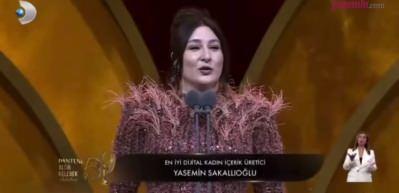 Yasemin Sakallıoğlu'ndan Altın Kelebek'te şov! Tüm salon kahkahaya boğdu