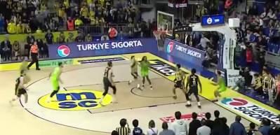 EuroLeague'de skandal karar! Oyuncular hasta diye ma&ccedil; ertelendi