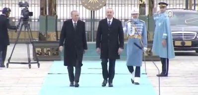 Cumhurbaşkanı Erdoğan, Azerbaycan Cumhurbaşkanı Aliyev'le telefonda g&ouml;r&uuml;şt&uuml;, Kazakistan'daki u&ccedil;ak kazası i&ccedil;in başsağlığı diledi