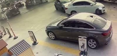 Bodrum'da kaza sonrası taraflar birbirine girdi