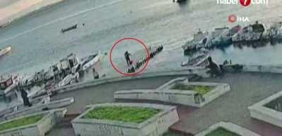 Pendik&rsquo;te vicdanları sızlatan olay: Kediye tekme atıp denize fırlattı